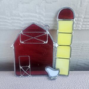 VTG Barn Farm Stained Glass Suncatcher Country Farmhouse Red Hanging 4 3/4"